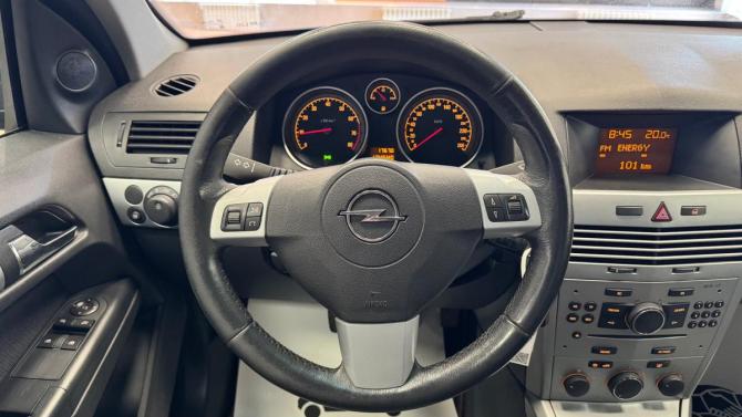 Opel Astra H Рестайлинг с пробегом 2011 года, цена 630 000 рублей, 174640 км, универсал, Автокод Объявления