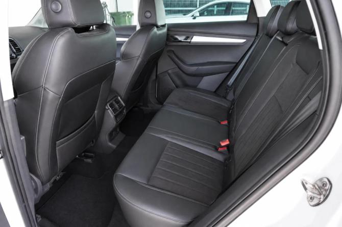 Skoda Karoq I с пробегом 2020 года, цена 1 990 000 рублей, 119025 км, внедорожник, Автокод Объявления
