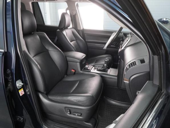 Toyota Land Cruiser Prado 150 Series Рестайлинг 2 с пробегом 2017 года, цена 4 989 000 рублей, 159021 км, внедорожник, Автокод Объявления