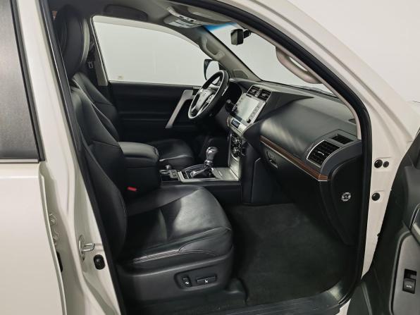 Toyota Land Cruiser Prado 150 Series Рестайлинг 3 с пробегом 2021 года, цена 5 449 000 рублей, 167372 км, внедорожник, Автокод Объявления