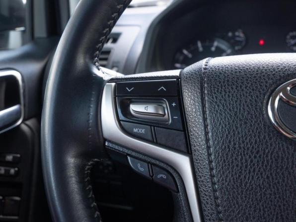Toyota Land Cruiser Prado 150 Series Рестайлинг 2 с пробегом 2018 года, цена 4 800 000 рублей, 91576 км, внедорожник, Автокод Объявления