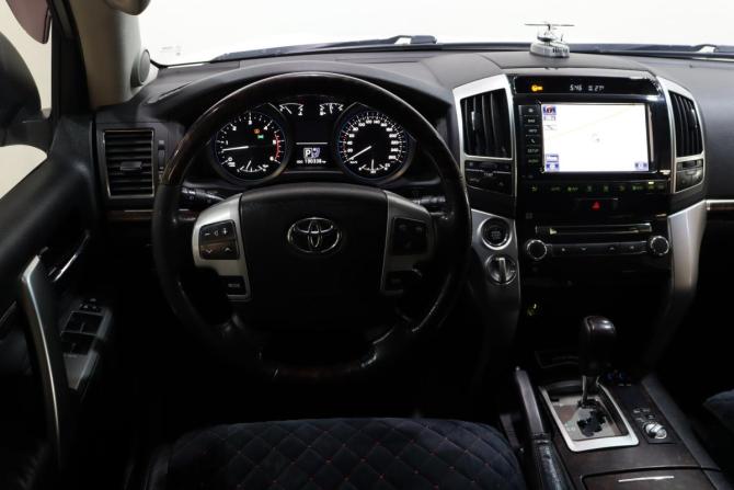 Toyota Land Cruiser 200 Series Рестайлинг 1 с пробегом 2015 года, цена 4 600 000 рублей, 190337 км, внедорожник, Автокод Объявления