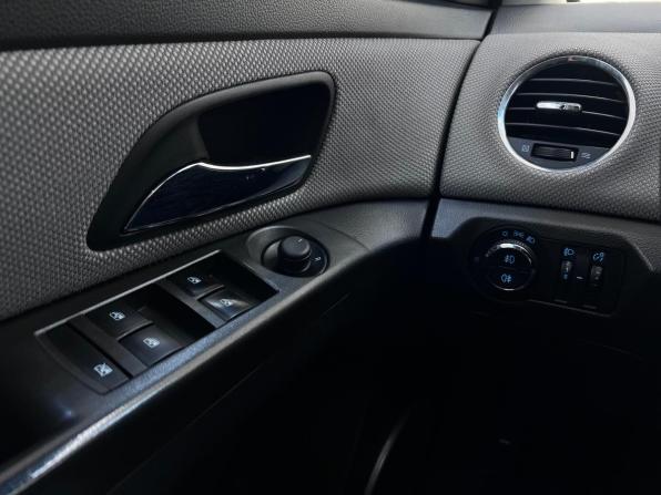 Chevrolet Cruze I с пробегом 2012 года, цена 710 000 рублей, 180947 км, хэтчбек, Автокод Объявления