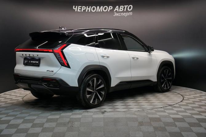 Geely Atlas II с пробегом 2023 года, цена 3 088 000 рублей, 30452 км, внедорожник, Автокод Объявления