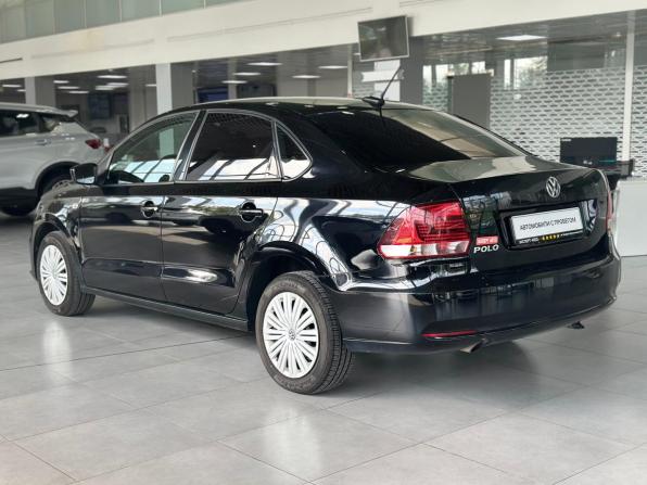 Volkswagen Polo V Рестайлинг с пробегом 2018 года, цена 995 000 рублей, 115000 км, седан, Автокод Объявления