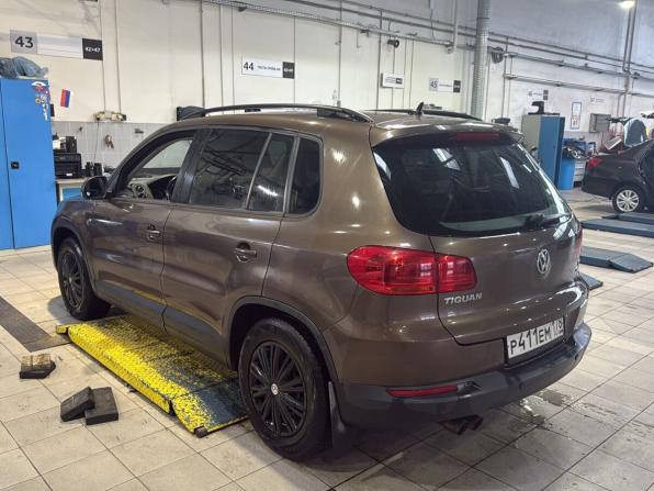 Volkswagen Tiguan I Рестайлинг с пробегом 2014 года, цена 1 240 000 рублей, 130200 км, внедорожник, Автокод Объявления