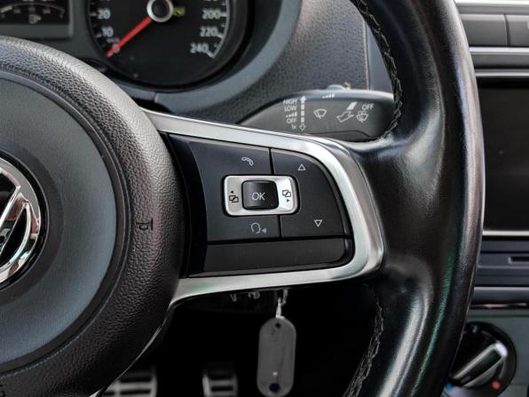 Volkswagen Polo V Рестайлинг с пробегом 2018 года, цена 1 250 000 рублей, 143615 км, седан, Автокод Объявления