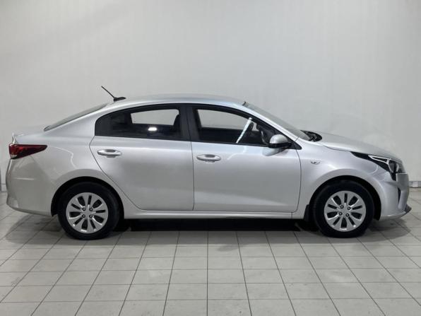 Kia Rio IV Рестайлинг с пробегом 2020 года, цена 1 416 000 рублей, 58374 км, седан, Автокод Объявления