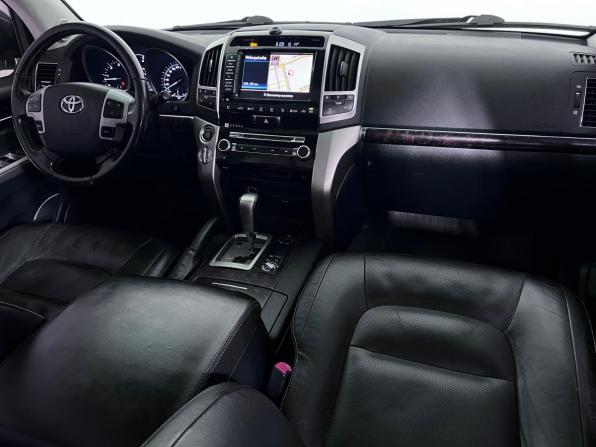 Toyota Land Cruiser 200 Series Рестайлинг 1 с пробегом 2012 года, цена 3 350 000 рублей, 207268 км, внедорожник, Автокод Объявления