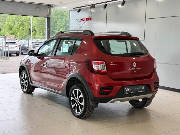 Renault Sandero II с пробегом 2018 года, цена 1 375 000 рублей, 40452 км, хэтчбек, Автокод Объявления