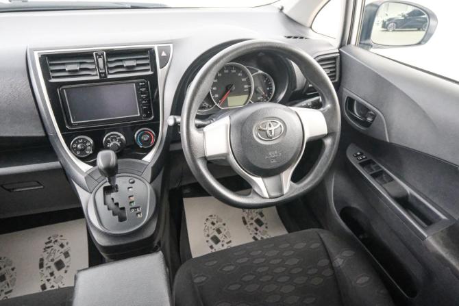 Toyota Ractis II с пробегом 2015 года, цена 859 000 рублей, 205000 км, хэтчбек, Автокод Объявления