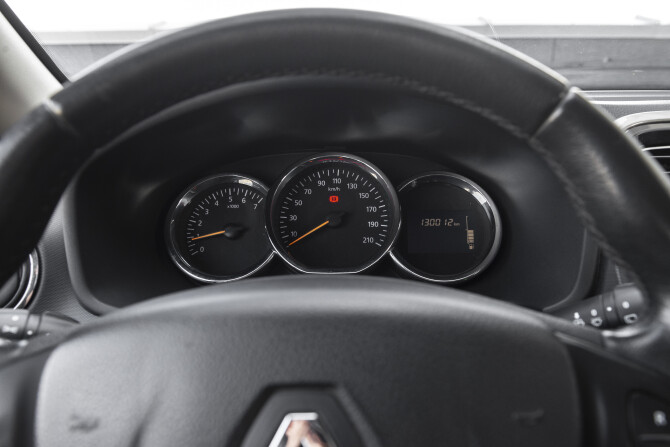 Renault Sandero II с пробегом 2016 года, цена 877 000 рублей, 130000 км, хэтчбек, Автокод Объявления