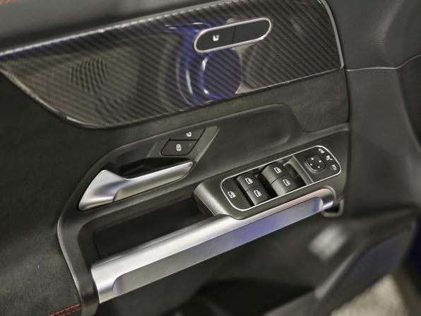 Mercedes-Benz GLB I (X247) с пробегом 2021 года, цена 3 190 000 рублей, 112102 км, внедорожник, Автокод Объявления
