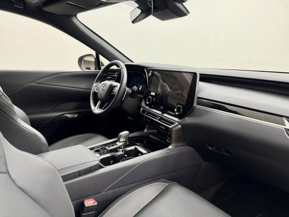 Lexus RX V с пробегом 2025 года, цена 7 740 000 рублей, 23 км, внедорожник, Автокод Объявления