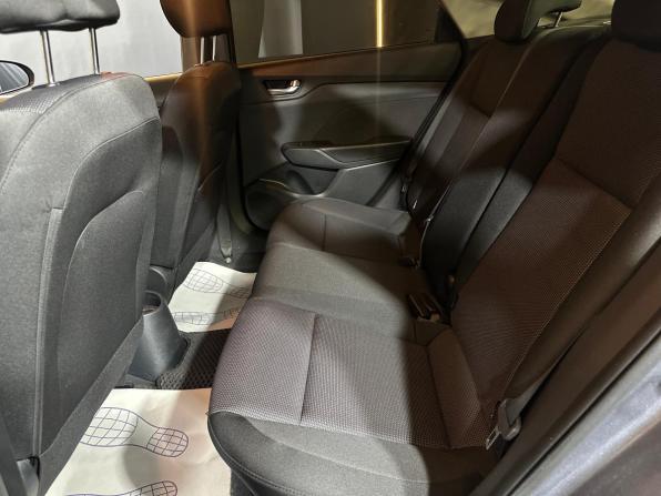 Hyundai Solaris II с пробегом 2018 года, цена 1 049 000 рублей, 181271 км, седан, Автокод Объявления