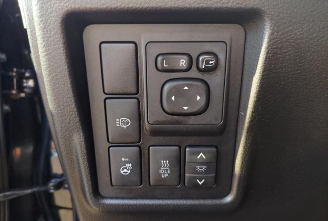 Toyota Land Cruiser Prado 150 Series Рестайлинг 1 с пробегом 2015 года, цена 3 610 000 рублей, 89415 км, внедорожник, Автокод Объявления
