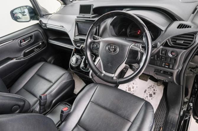 Toyota Esquire I Рестайлинг с пробегом 2021 года, цена 3 089 000 рублей, 64300 км, минивэн, Автокод Объявления