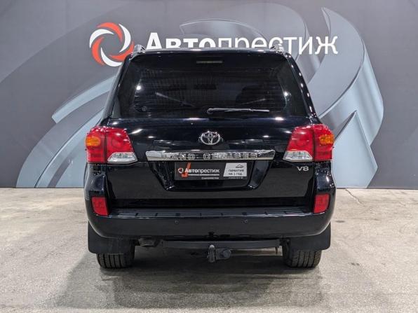 Toyota Land Cruiser 200 Series Рестайлинг 1 с пробегом 2012 года, цена 3 190 000 рублей, 391615 км, внедорожник, Автокод Объявления