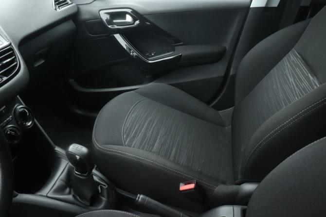 Peugeot 208 I с пробегом 2013 года, цена 420 000 рублей, 176000 км, хэтчбек, Автокод Объявления