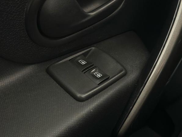 Renault Sandero II Рестайлинг с пробегом 2019 года, цена 975 900 рублей, 113305 км, хэтчбек, Автокод Объявления