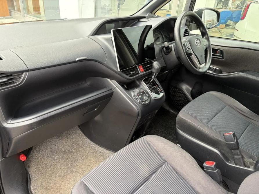 Toyota Voxy III (R80) Рестайлинг Москва  - изображение 15