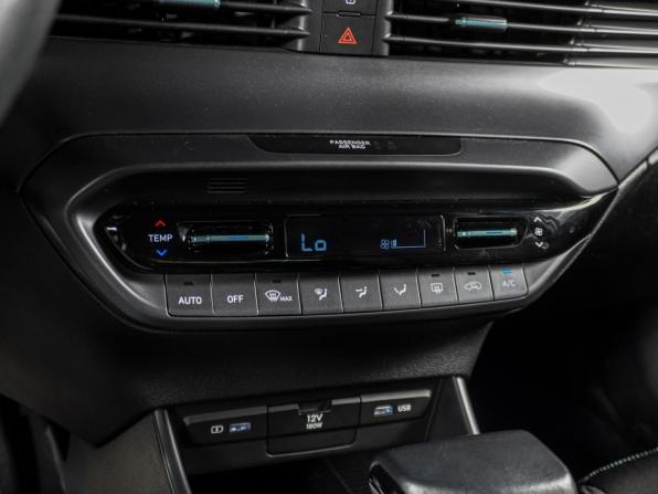 Hyundai Bayon I с пробегом 2023 года, цена 2 649 000 рублей, 30949 км, внедорожник, Автокод Объявления