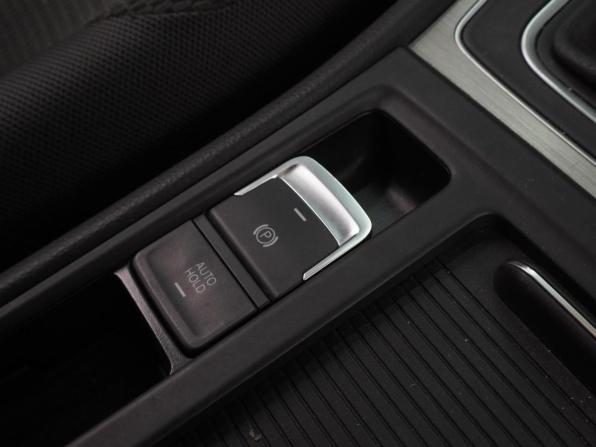 Volkswagen Golf VII Рестайлинг с пробегом 2017 года, цена 1 537 000 рублей, 73433 км, универсал, Автокод Объявления