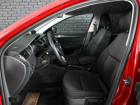 Skoda Octavia III (A7) Рестайлинг с пробегом 2018 года, цена 1 560 000 рублей, 205526 км, лифтбек, Автокод Объявления