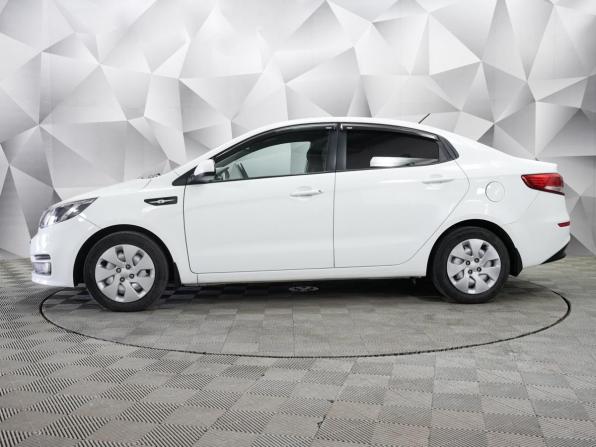 Kia Rio III Рестайлинг с пробегом 2016 года, цена 897 000 рублей, 152000 км, седан, Автокод Объявления