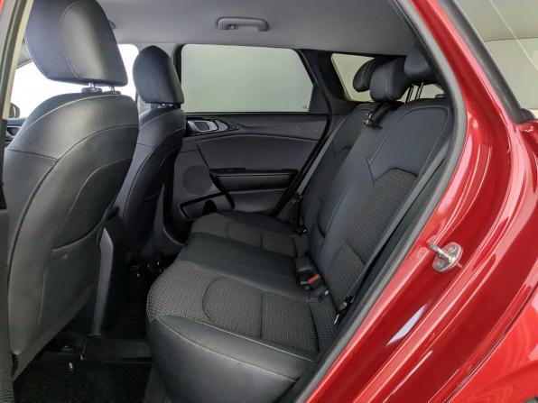 Kia Ceed III с пробегом 2021 года, цена 2 100 000 рублей, 74950 км, универсал, Автокод Объявления