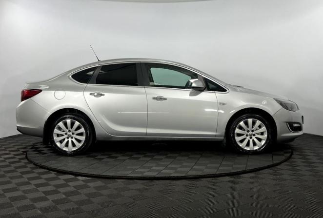 Opel Astra J Рестайлинг с пробегом 2013 года, цена 775 000 рублей, 150350 км, седан, Автокод Объявления