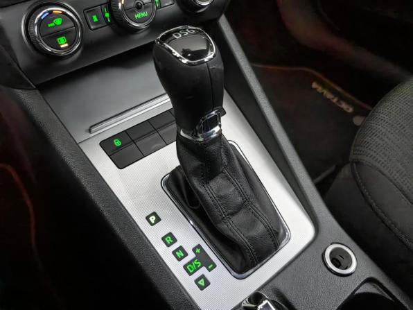 Skoda Octavia III (A7) с пробегом 2015 года, цена 1 485 000 рублей, 130777 км, лифтбек, Автокод Объявления