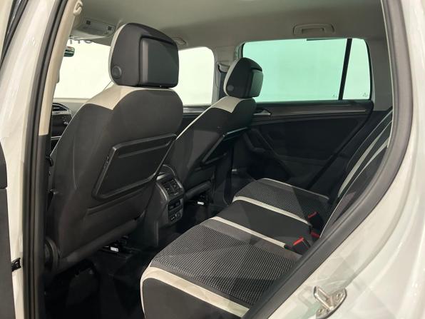 Volkswagen Tiguan II с пробегом 2018 года, цена 2 099 000 рублей, 169316 км, внедорожник, Автокод Объявления