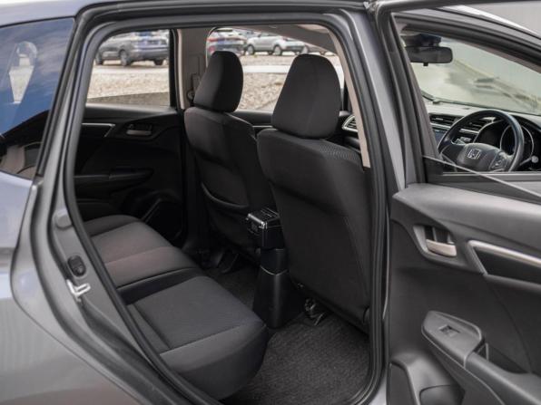 Honda Fit III Рестайлинг с пробегом 2018 года, цена 1 129 000 рублей, 156004 км, хэтчбек, Автокод Объявления