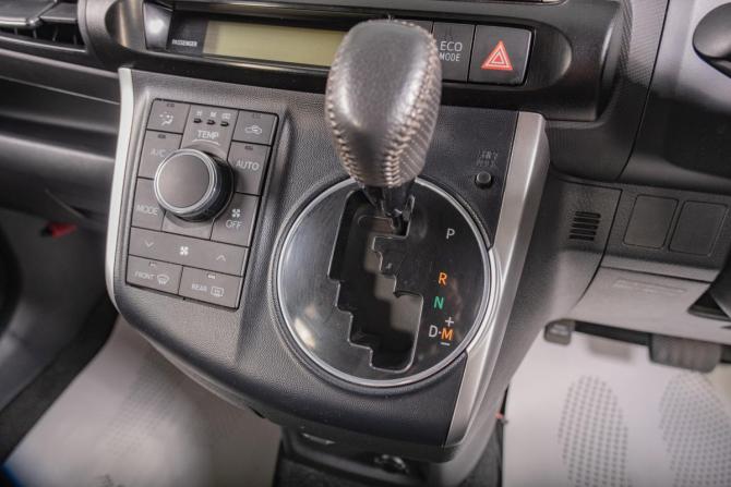 Toyota Wish II с пробегом 2010 года, цена 1 299 000 рублей, 84000 км, минивэн, Автокод Объявления