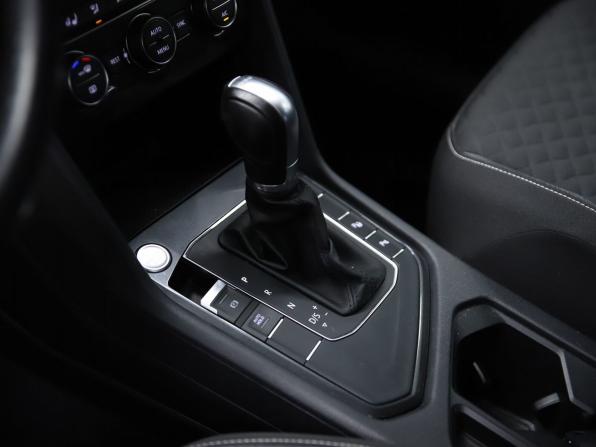 Volkswagen Tiguan II с пробегом 2018 года, цена 2 370 000 рублей, 64456 км, внедорожник, Автокод Объявления