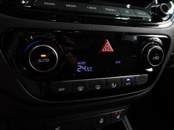 Hyundai Solaris II Рестайлинг с пробегом 2020 года, цена 1 545 000 рублей, 38655 км, седан, Автокод Объявления
