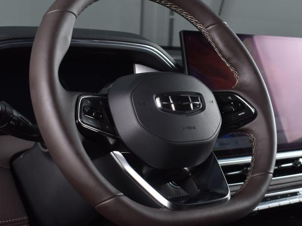 Geely Monjaro I Рестайлинг с пробегом 2026 года, цена 4 199 995 рублей, 13 км, внедорожник, Автокод Объявления