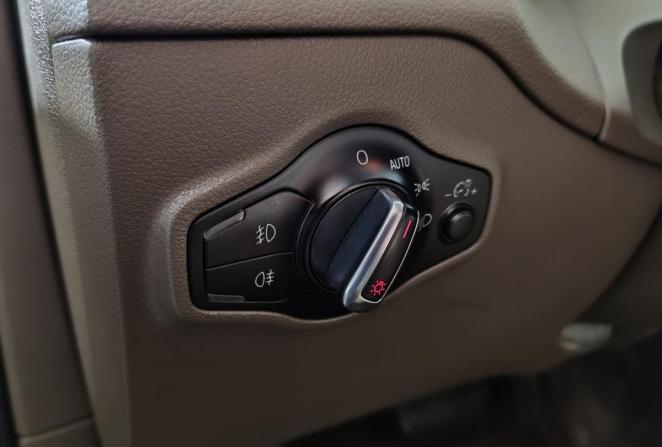 Audi Q5 I (8R) Рестайлинг с пробегом 2012 года, цена 1 799 000 рублей, 175451 км, внедорожник, Автокод Объявления