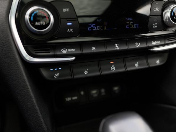 Hyundai Santa Fe IV с пробегом 2018 года, цена 3 064 000 рублей, 122023 км, внедорожник, Автокод Объявления