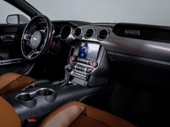 Ford Mustang VI Рестайлинг с пробегом 2021 года, цена 6 370 650 рублей, 49369 км, кабриолет, Автокод Объявления