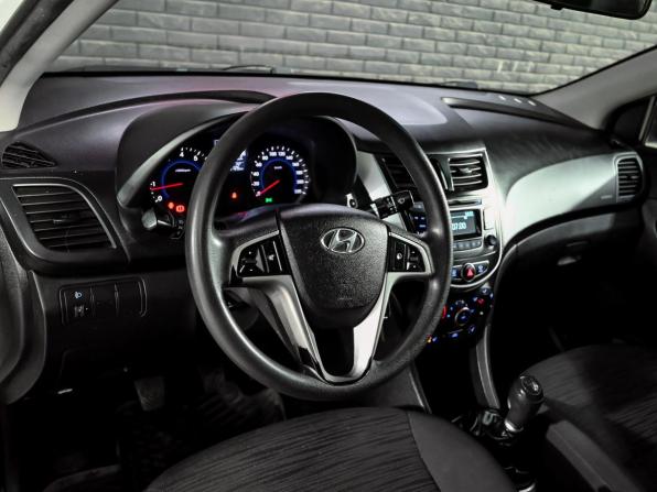 Hyundai Solaris I Рестайлинг с пробегом 2014 года, цена 750 000 рублей, 213124 км, седан, Автокод Объявления