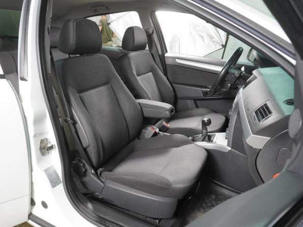 Opel Astra H Рестайлинг с пробегом 2011 года, цена 599 000 рублей, 195367 км, седан, Автокод Объявления