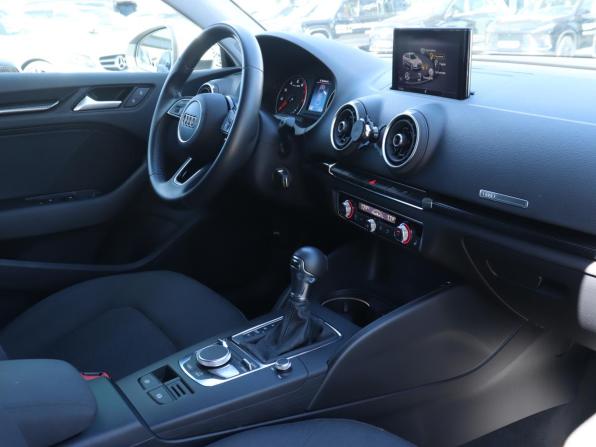 Audi A3 III (8V) Рестайлинг с пробегом 2019 года, цена 1 900 000 рублей, 64007 км, седан, Автокод Объявления