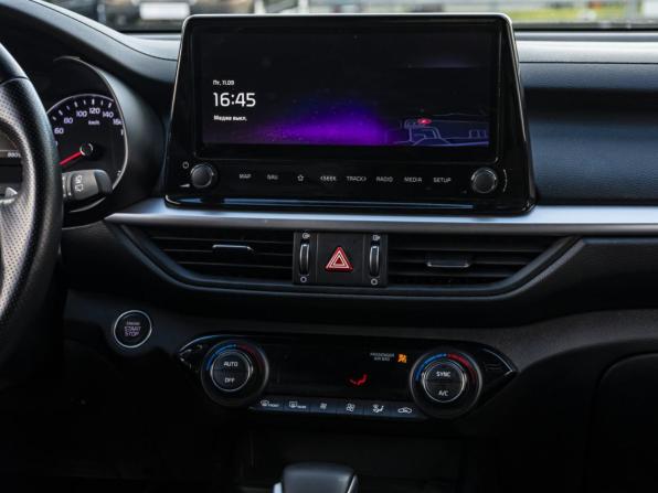 Kia K3 II Рестайлинг с пробегом 2021 года, цена 2 388 000 рублей, 88091 км, хэтчбек, Автокод Объявления