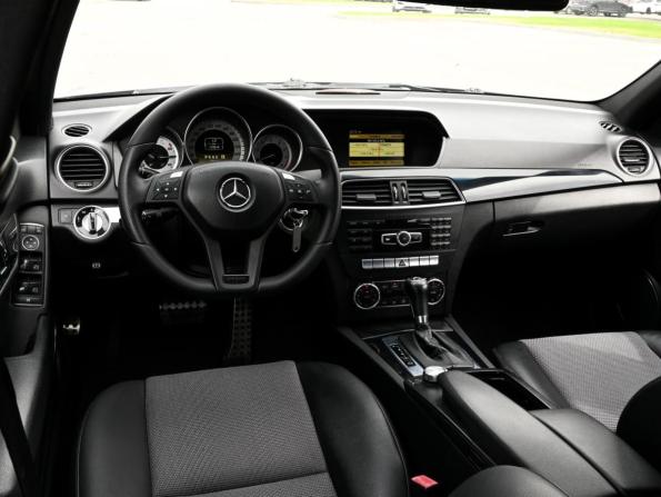 Mercedes-Benz C-Класс III (W204) Рестайлинг с пробегом 2011 года, цена 1 259 000 рублей, 173514 км, седан, Автокод Объявления