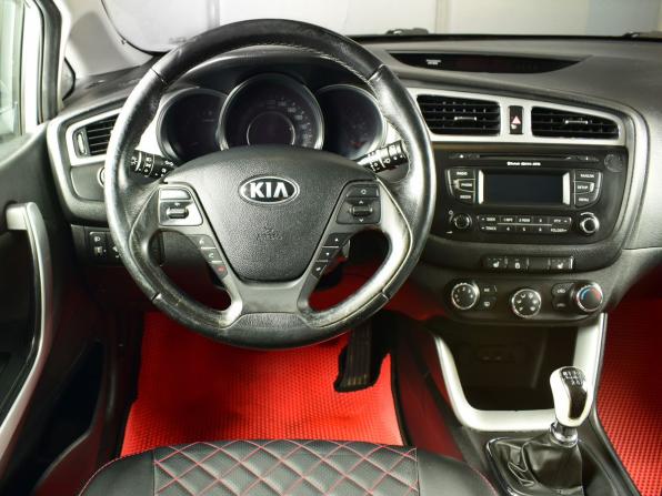 Kia Ceed II с пробегом 2014 года, цена 899 999 рублей, 177686 км, универсал, Автокод Объявления