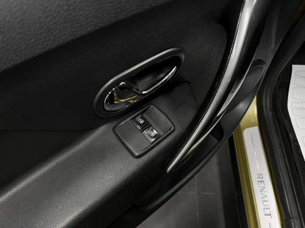 Renault Sandero II с пробегом 2018 года, цена 1 070 000 рублей, 115750 км, хэтчбек, Автокод Объявления