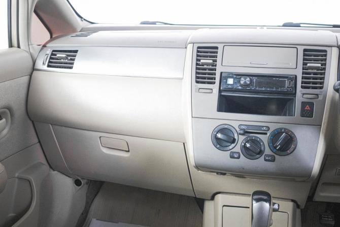 Nissan Tiida I Рестайлинг с пробегом 2009 года, цена 549 000 рублей, 245000 км, седан, Автокод Объявления