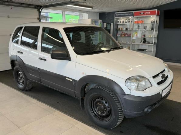 Chevrolet Niva I Рестайлинг с пробегом 2017 года, цена 458 020 рублей, 199300 км, внедорожник, Автокод Объявления